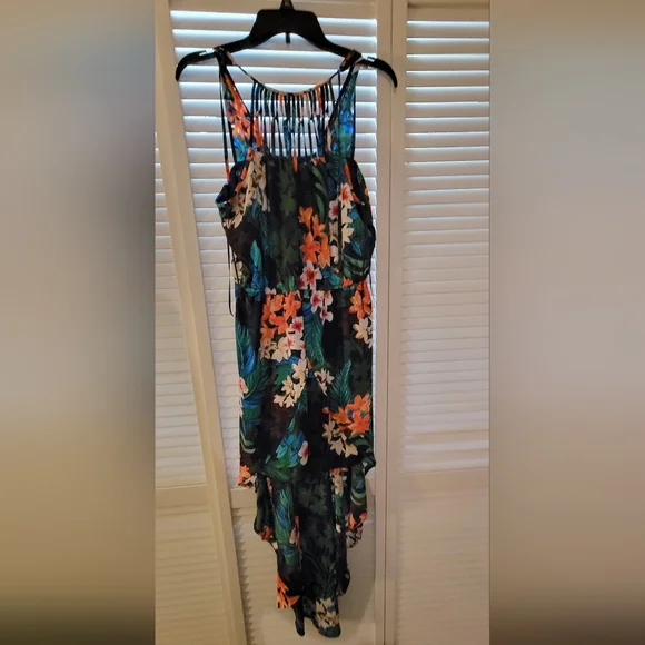 Candies Floral Hi-lo Romper - Picture 4 of 5